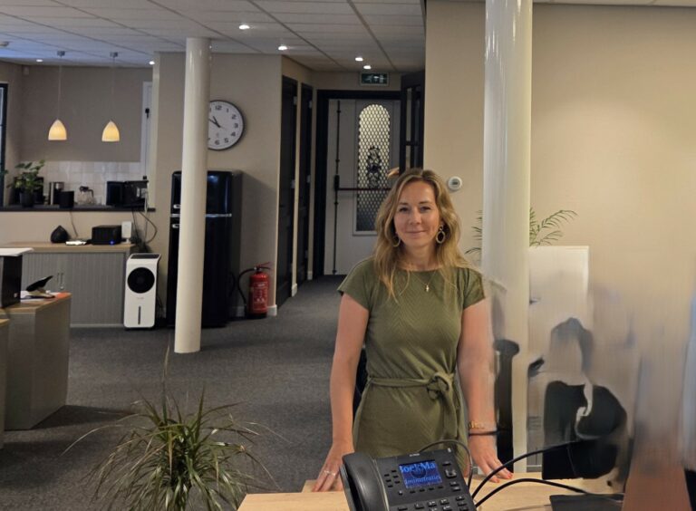 Stefanie Hos ontwikkelde zich van administratief medewerker tot junior financieel relatiebeheerder bij administratiekantoor BoekMar in Bodegraven